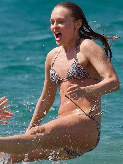 Laura's Nude Scene: 5 Quick Insights - King Ice Apps