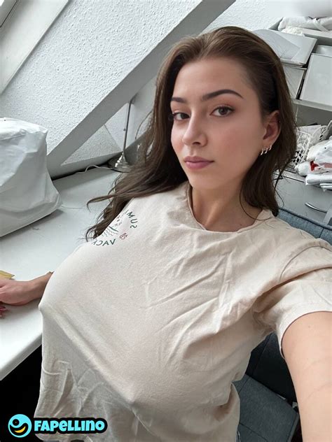 Adriana Maya Onlyfans Leaked - King Ice Apps