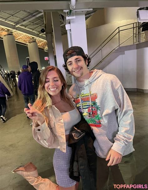 Taylor Mathis Onlyfans Leaks - King Ice Apps