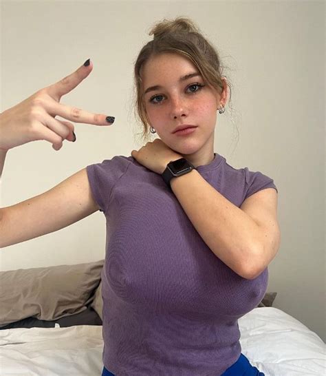 Zoe Moore Onlyfans Leaked - King Ice Apps