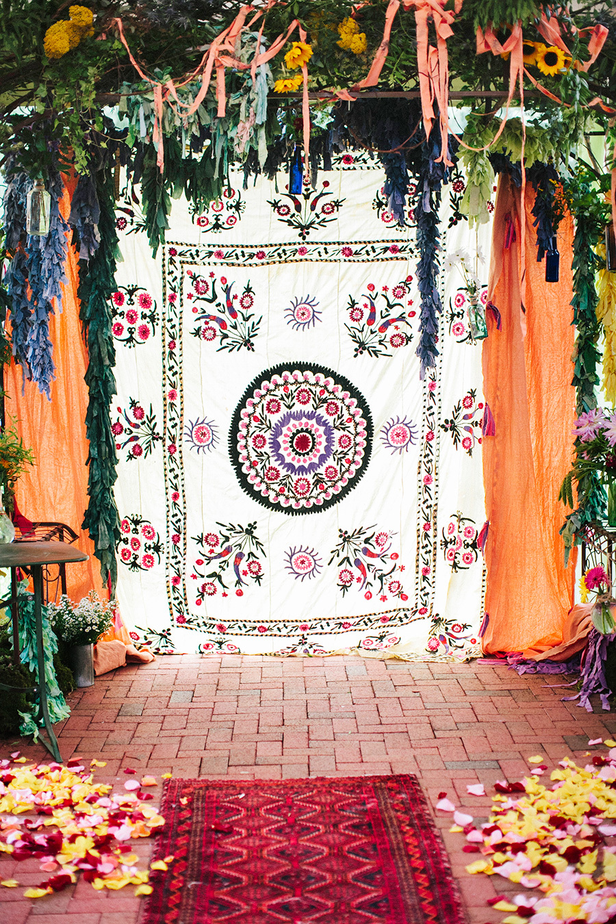 14 Places We Love for Affordable Wedding Decorations A Practical Wedding