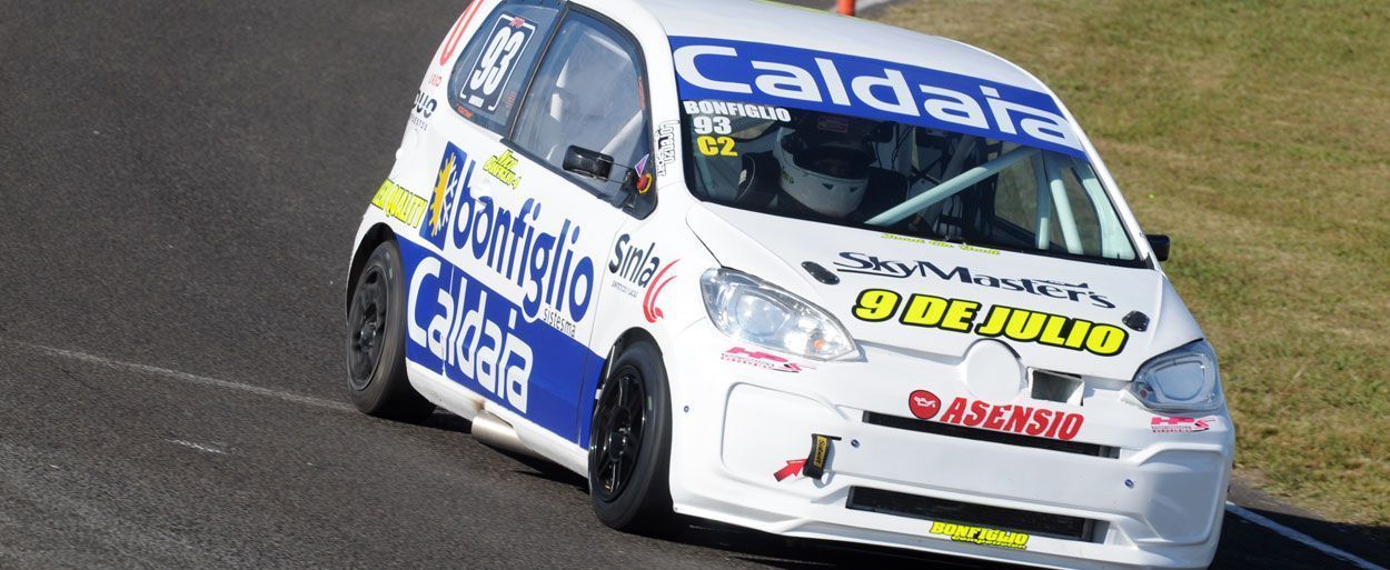 NICOLÁS BONFIGLIO CON AUTO RECUPERADO Turismo Pista APTP