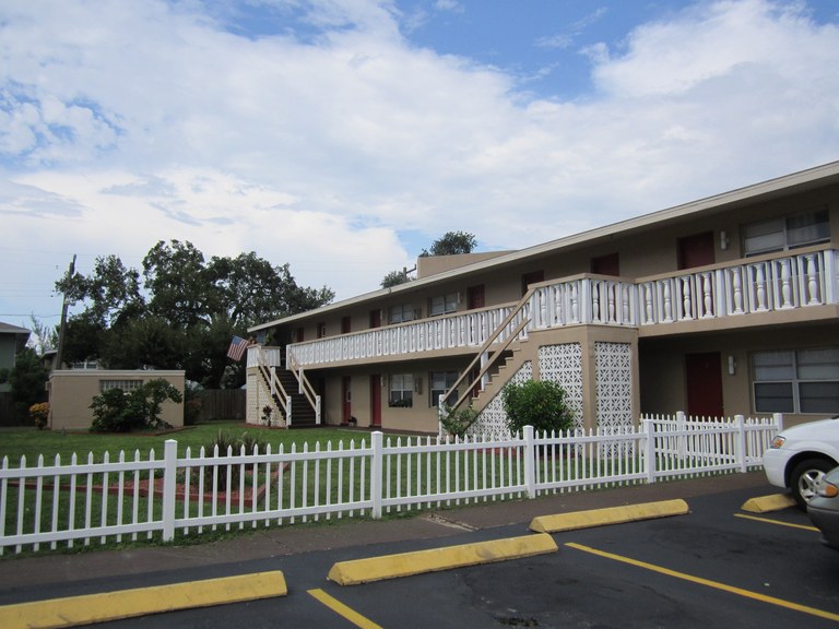 SOLD * SOLD * SOLD * 60unit apartment complex in Sarasota, FL The