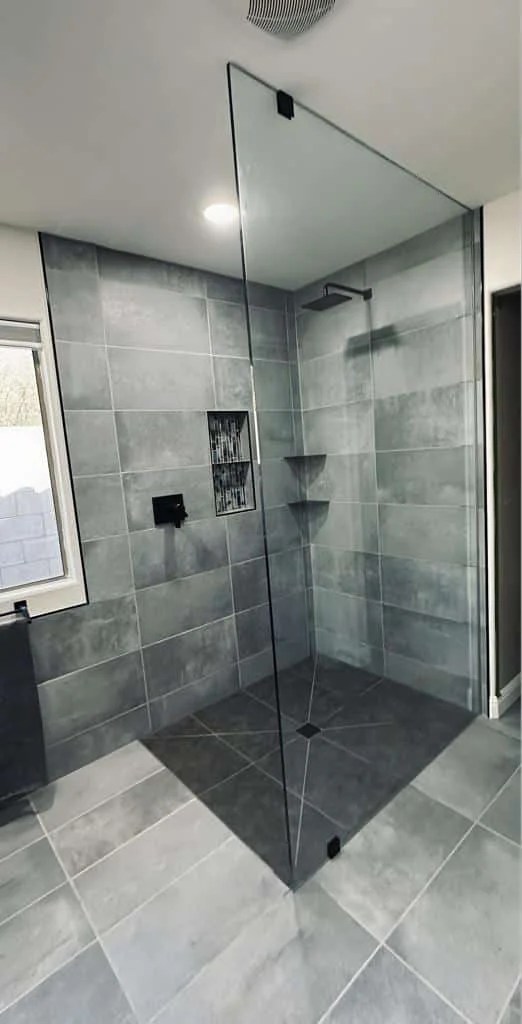 How to clean shower doors with different methods? AQ Glass