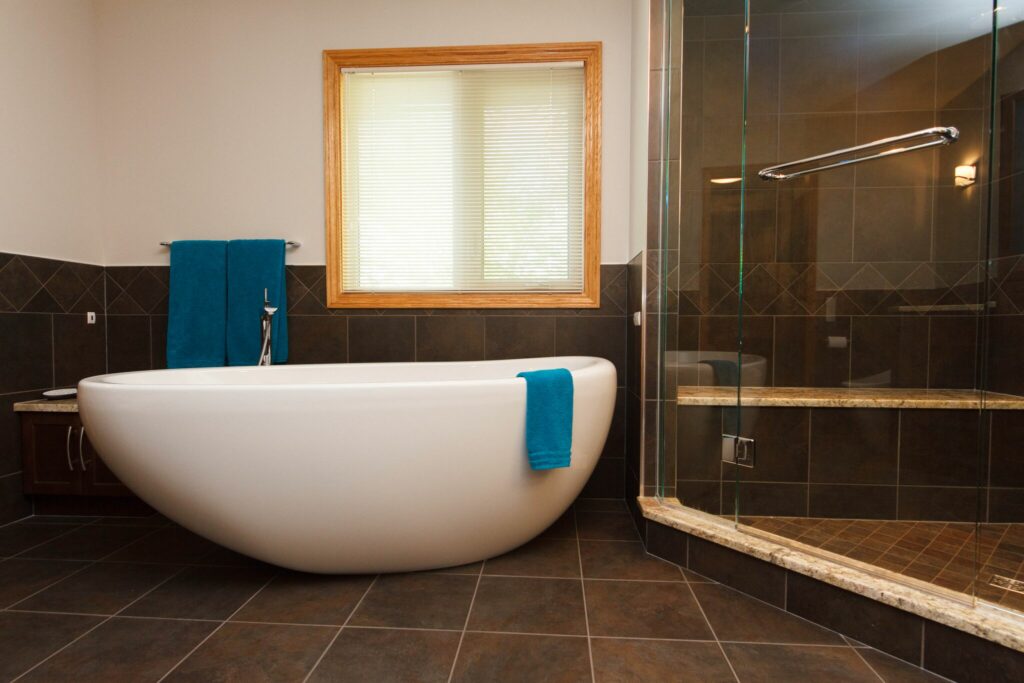 Bathrooms Made Beautiful in Winnipeg! AquaTech