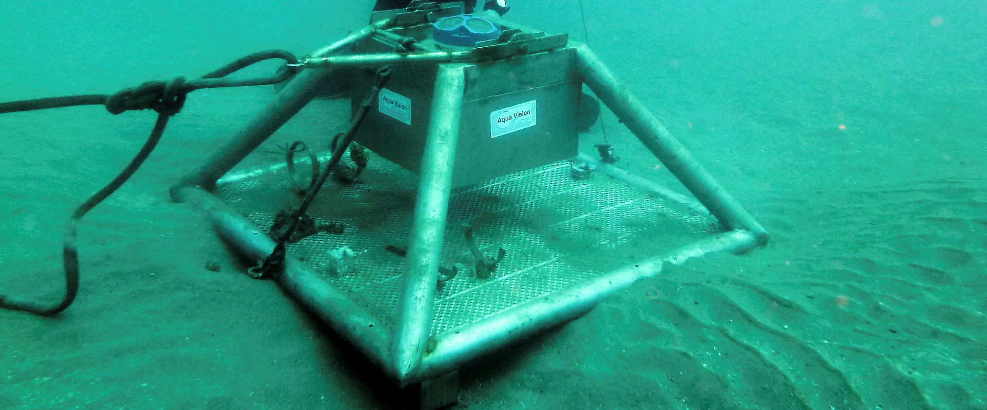 Bottom Frame AquaVision