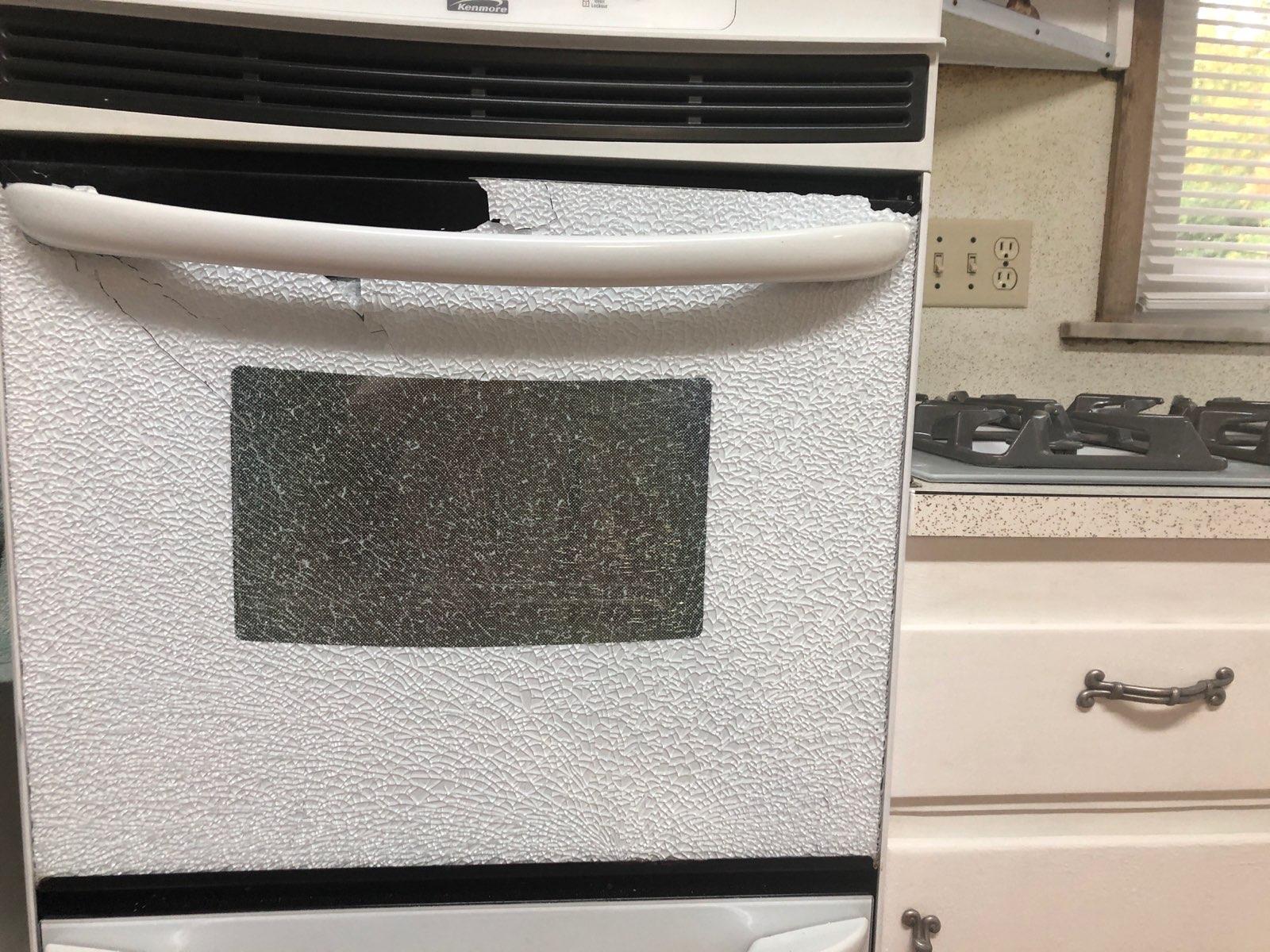 This Mom's Oven Door Spontaneously Shattered At Night, No One Had