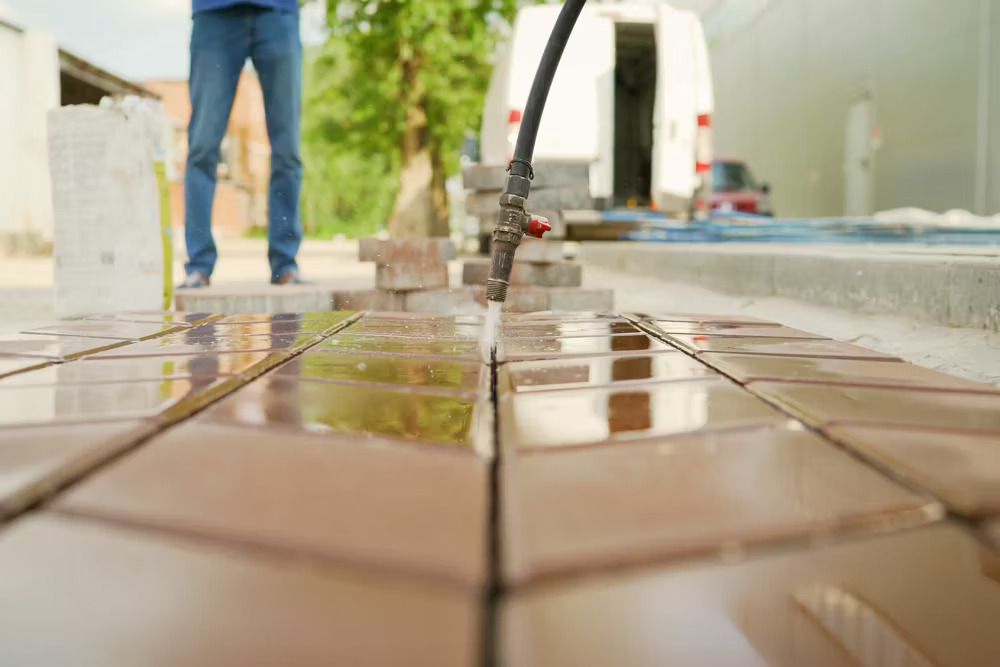 How to Prevent Dampness in Walls? Top Dampness Solutions