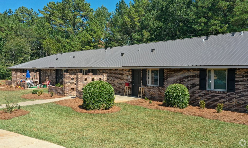 613 Broadway Ave, Talladega, AL 35160