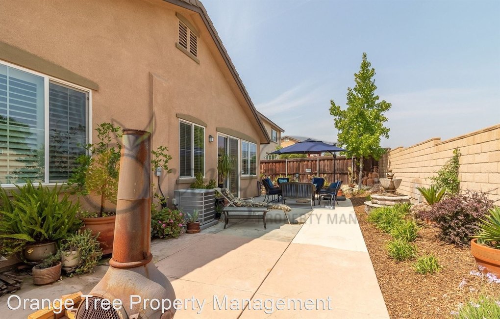 3812 American Elm Rd, San Bernardino, CA 92407