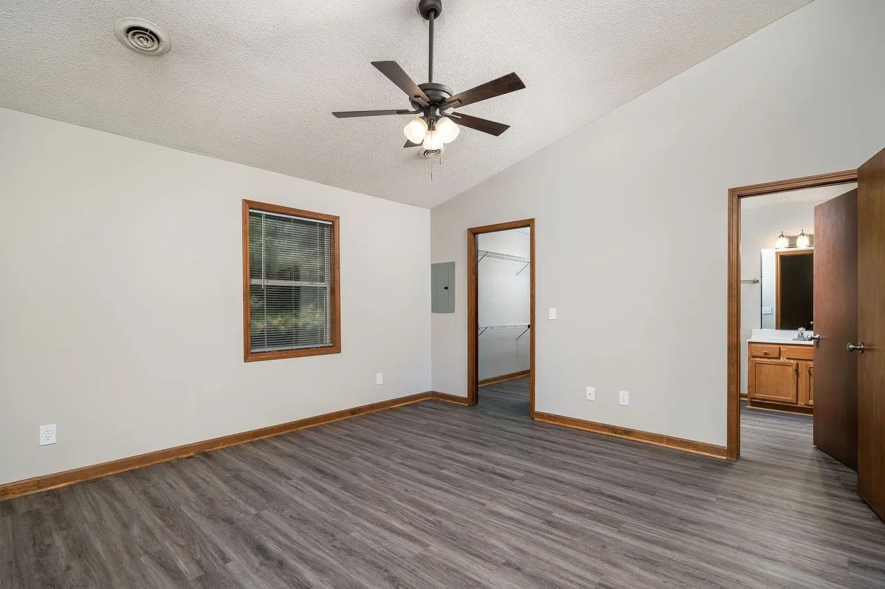 Country Shores Apartments 900 Cooks Valley Rd, Kingsport, TN 37664