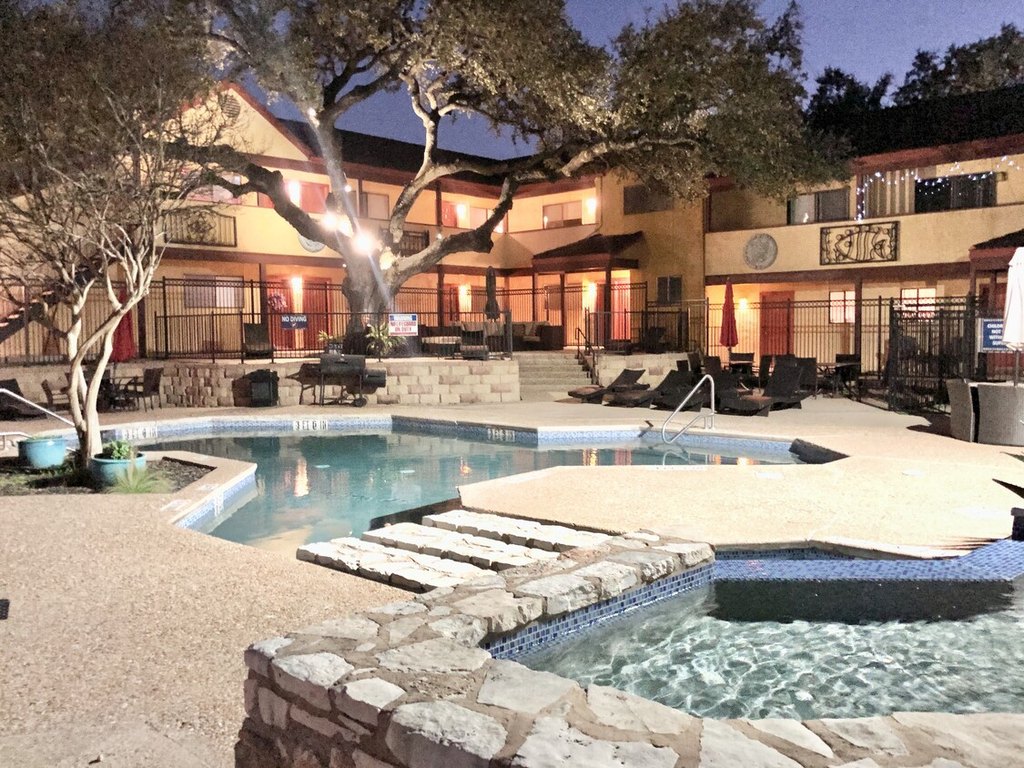 The Arts at South Austin Apartments 400 W Saint Elmo Rd, Austin, TX