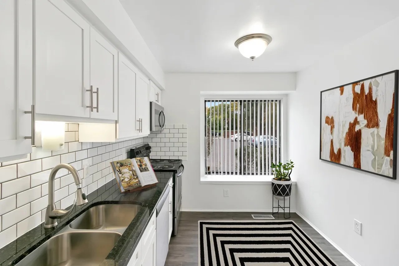 Village of Hyde Park Apartments 2 Lafayette Plaisance St, Detroit, MI