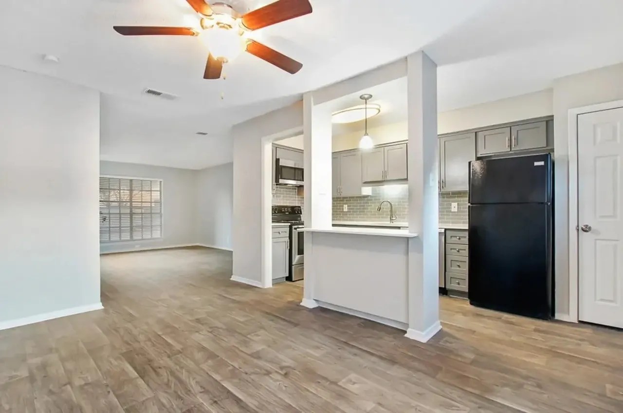 Parkwyn Townhomes Apartments 4401 Glenview Ct, North Richland Hills