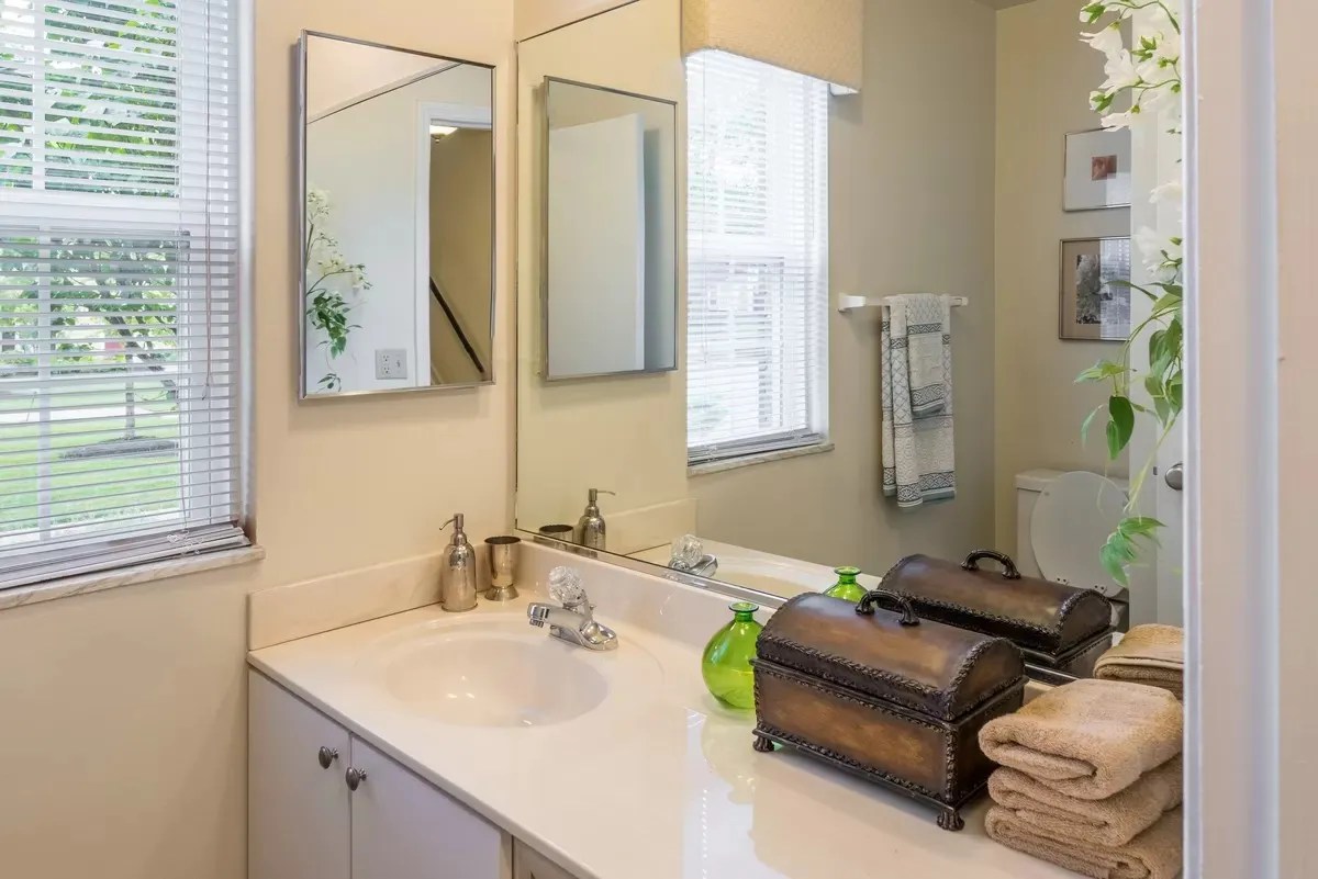 Indian Creek * Apartments 5701 Kugler Mill Rd, Cincinnati, OH 45236