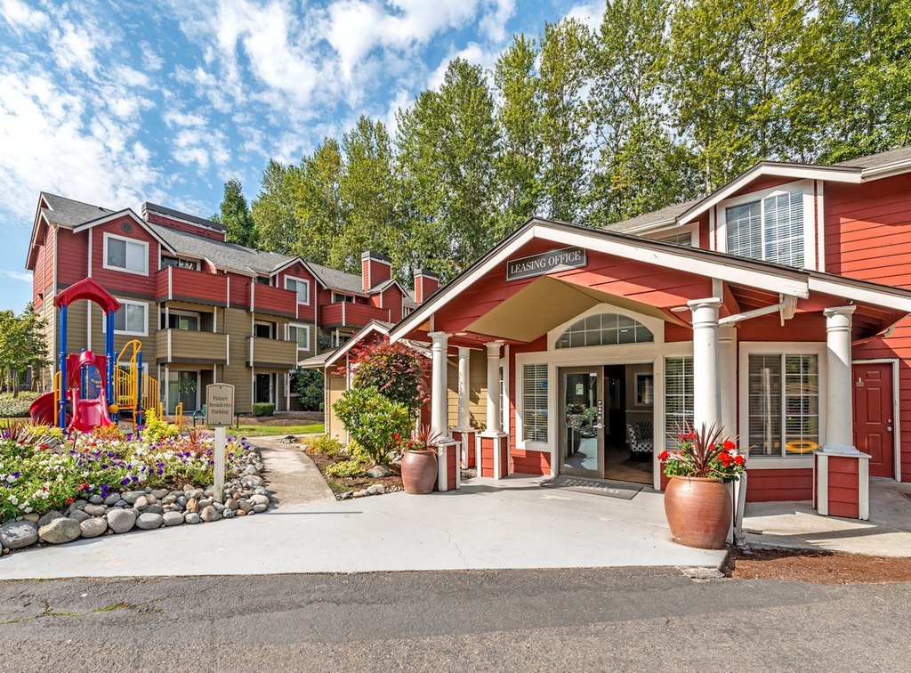 Chestnut Hills Apartments 209 21st Ave SW, Puyallup, WA, 98371