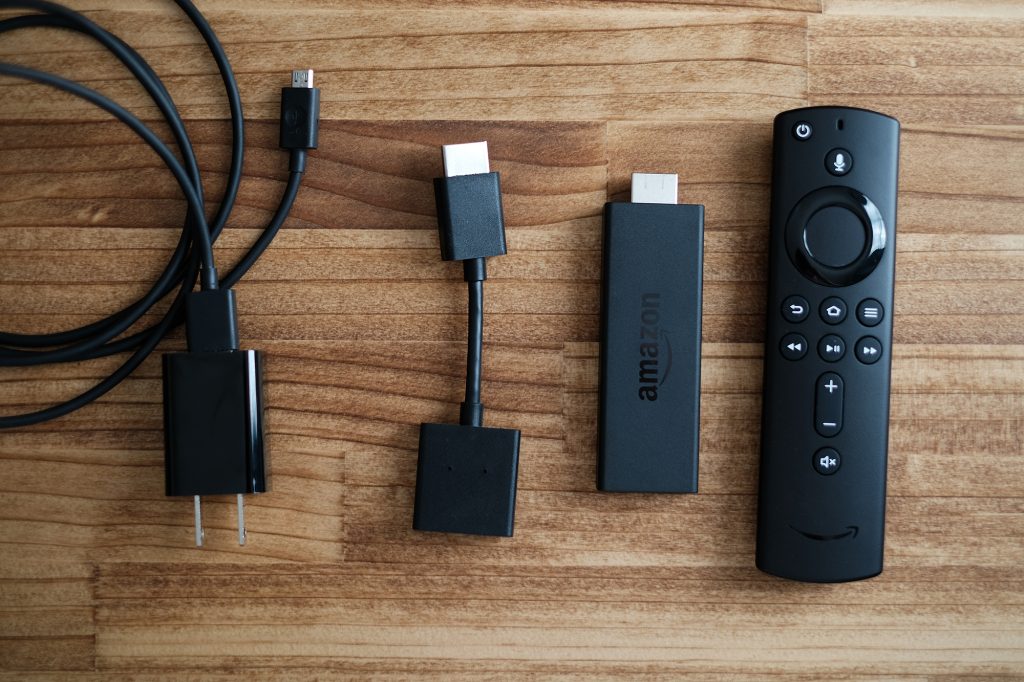 Amazon fire tv stickの使い方！YouTubeもプライムビデオもテレビで見よう！【レビュー】 アラブロ
