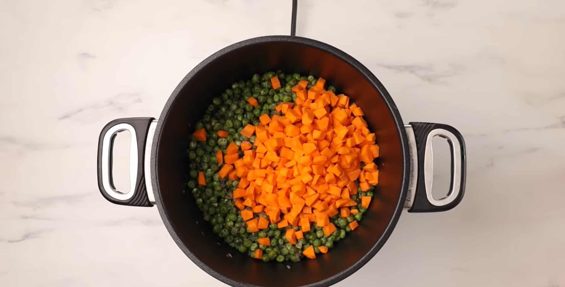 Egyptian Peas (Bazella) with Carrot and Meat Casserole Recipe