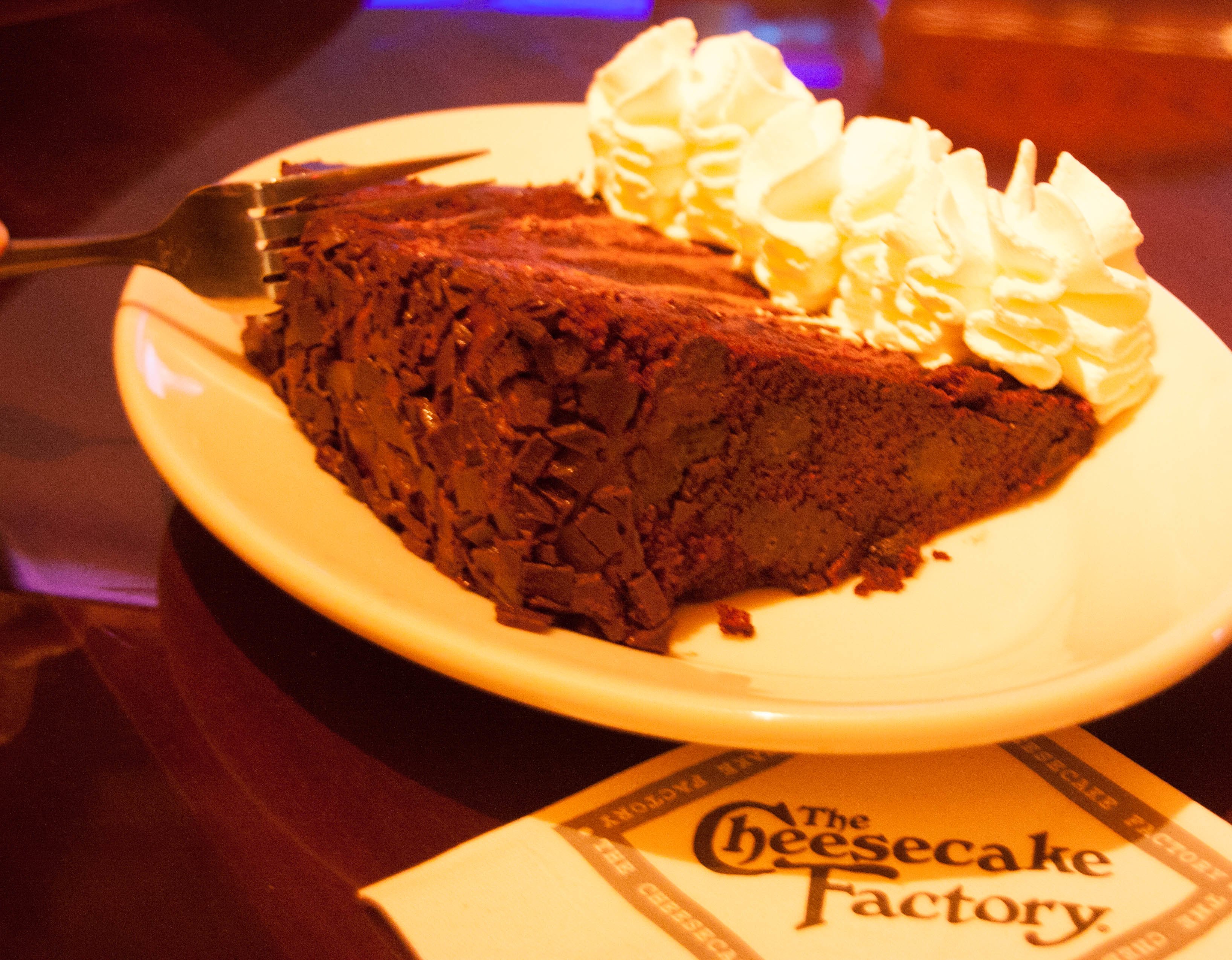 Arabic Zeal » Oh my! The Cheesecake Factory Opens in Dubai