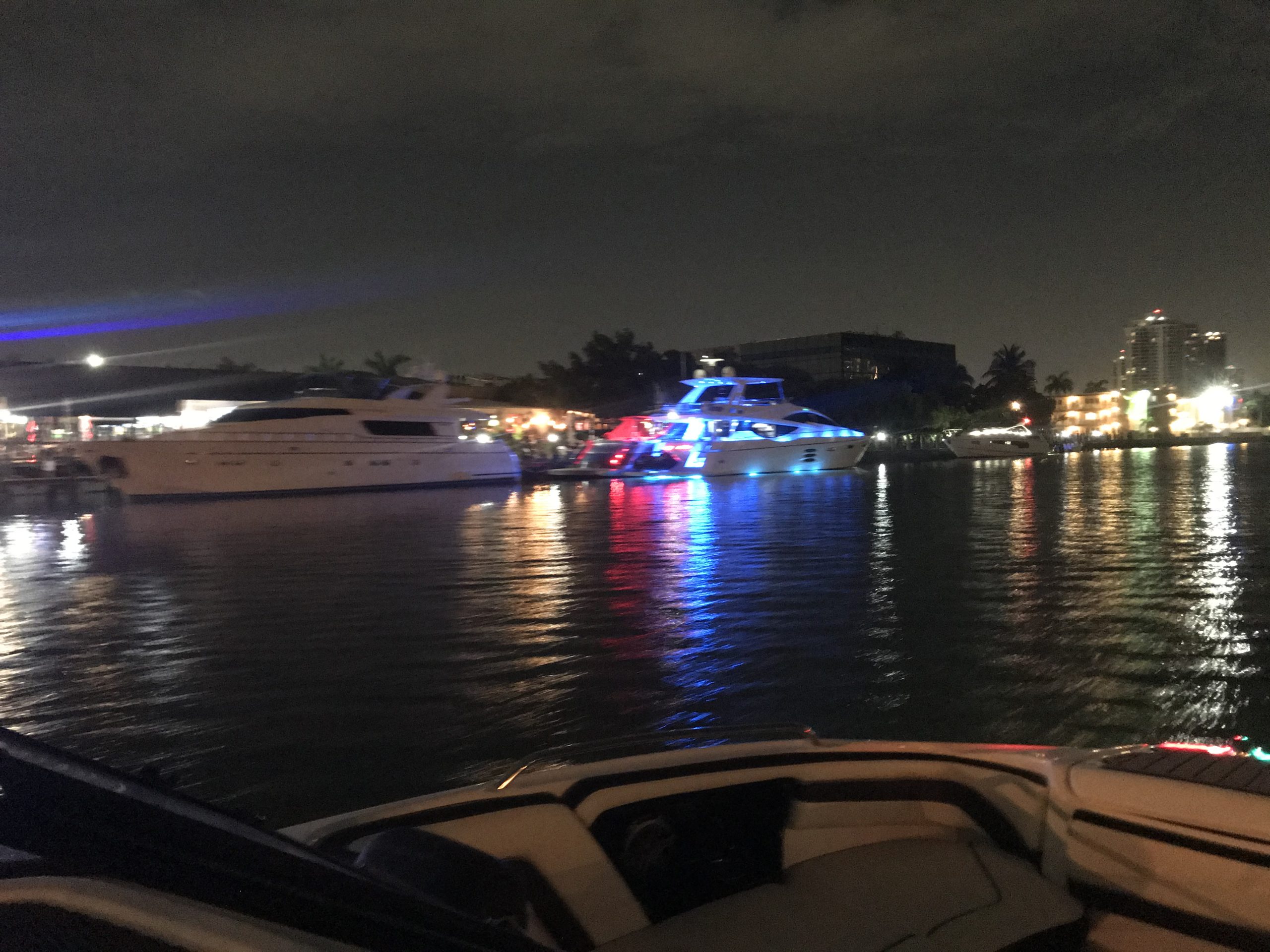 Gallery AR Boat Rentals