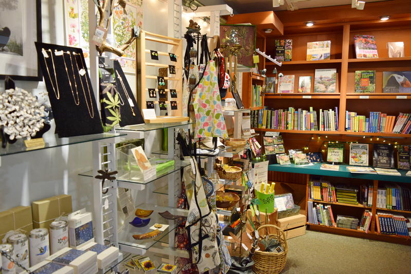 Online Arboretum Shop Reopens