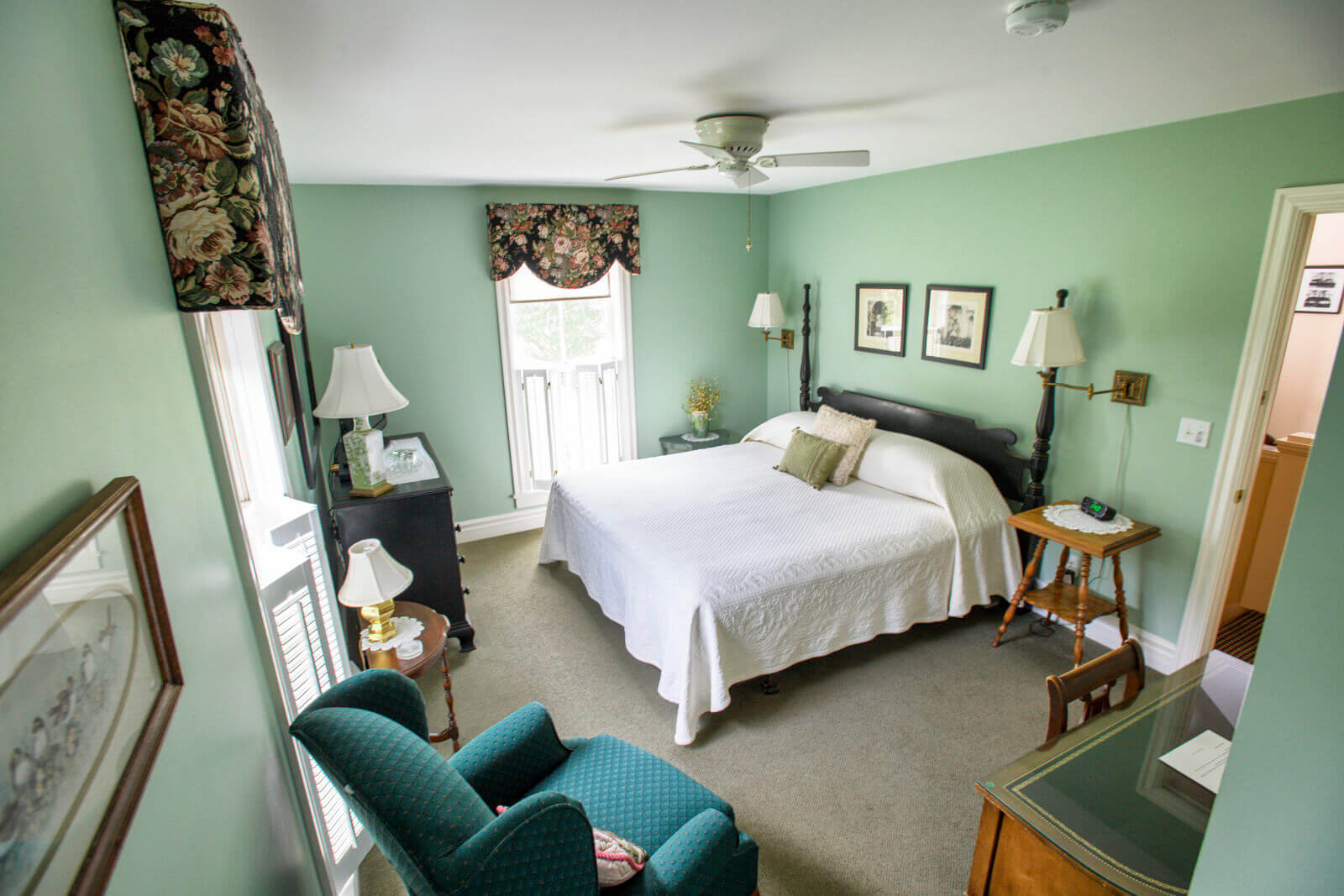 Chesapeake Room Arbor Inn of Clinton New York