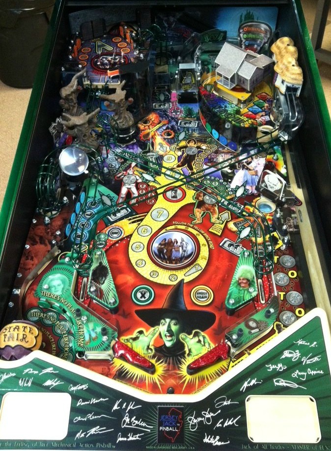 Arcade Heroes First pics of a nearly complete Wizard of Oz Pinball