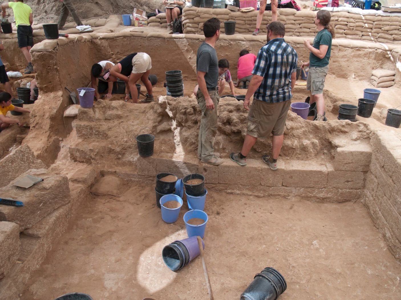 Archaeologists discover firstever Philistine cemetery ArchaeoFeed