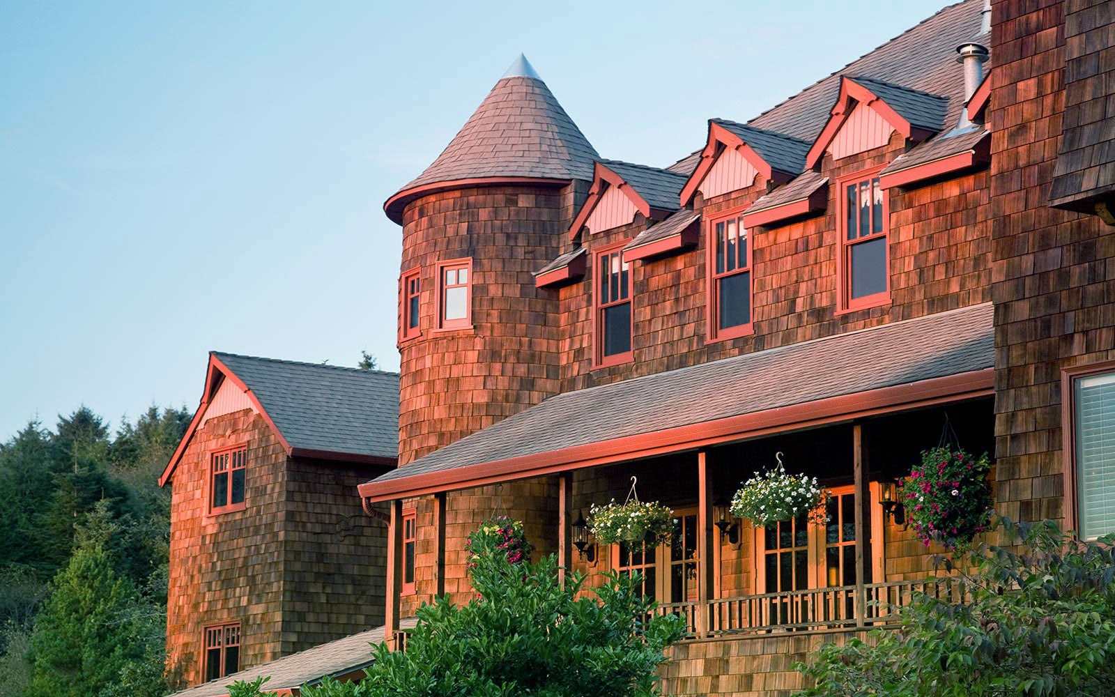 1 BEST Oregon Coast Bed and Breakfast in Cannon Beach