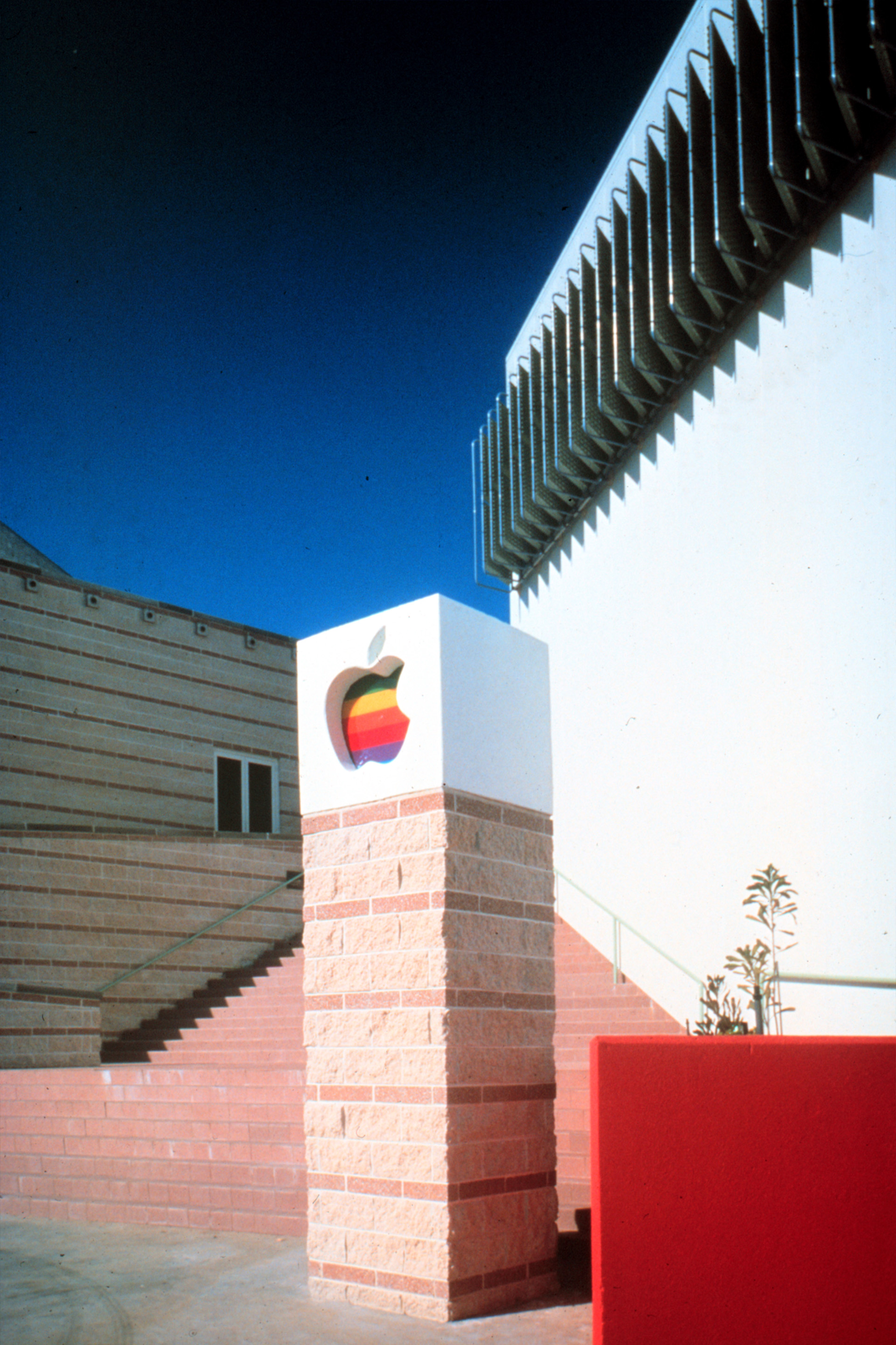 Apple Computer Headquarters (1987) • AJC Architects