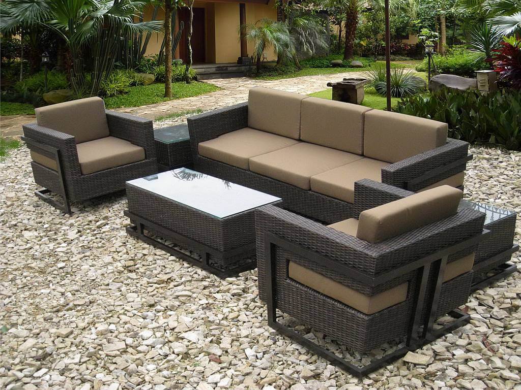 When And How To Buy Patio Furniture
