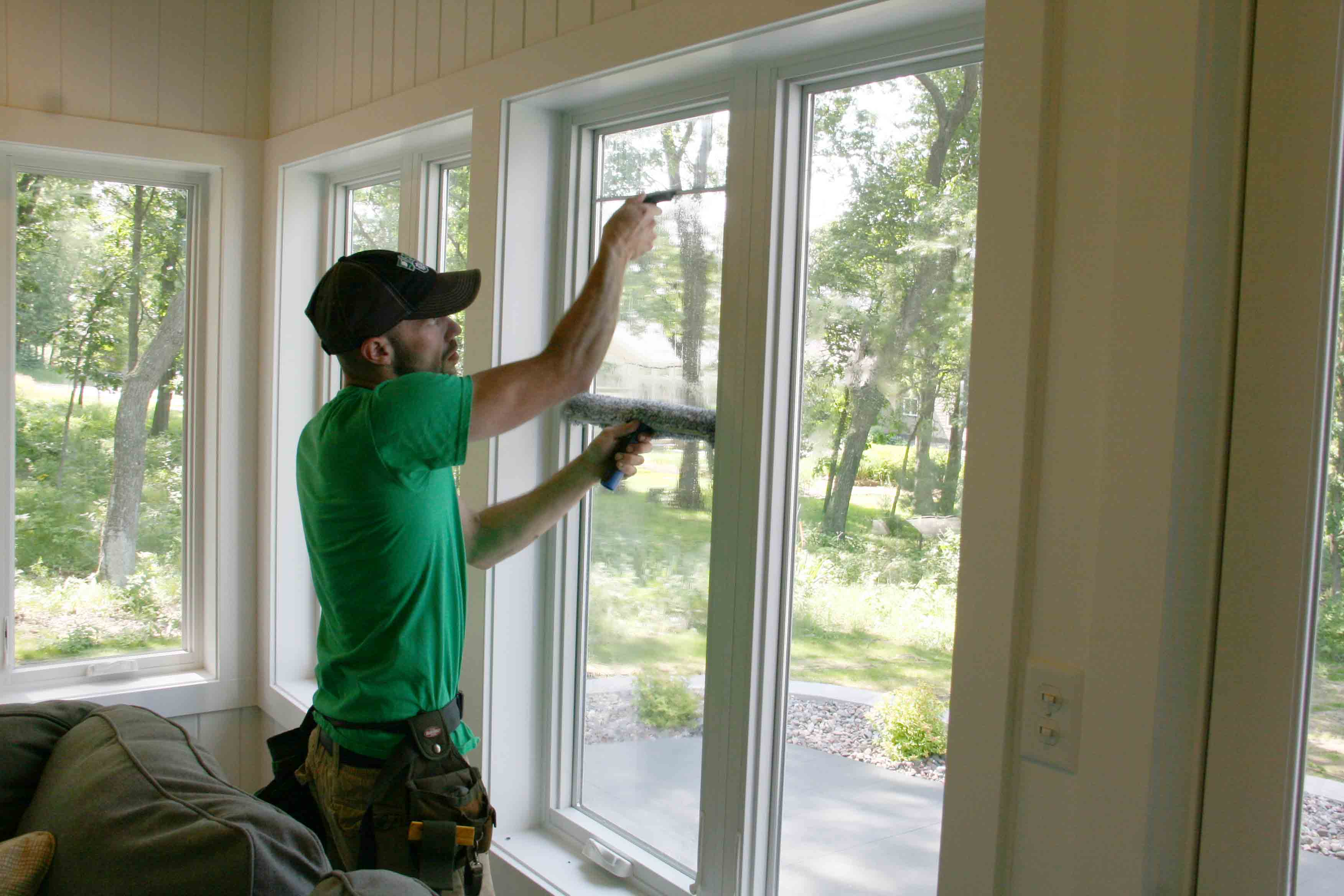 Tips To Hire The Professionals For Commercial Building Window Cleaning