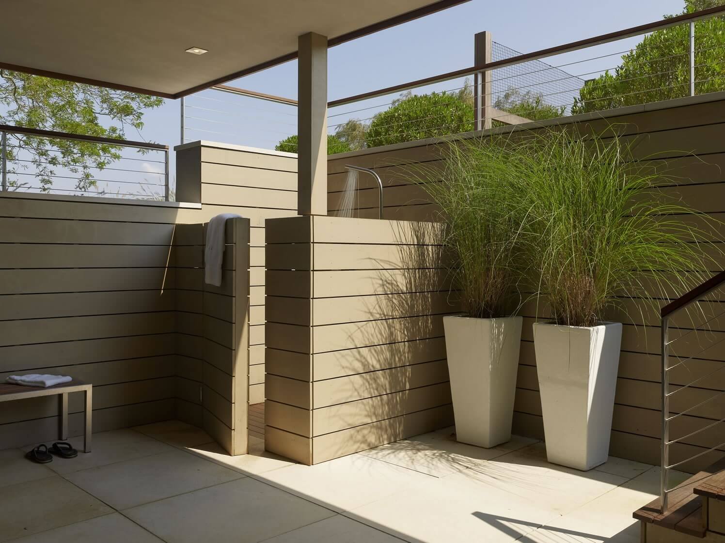 Best Outdoor Showers That You Can Install At The Exterior Of Your Home