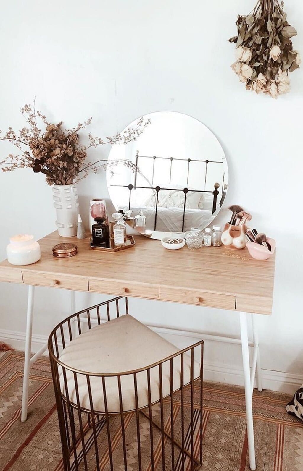 What To Put On A Vanity Table