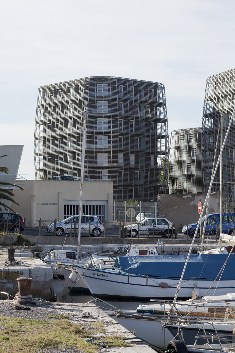 71 council and private flats in Sète by Colboc Franzen et Associés