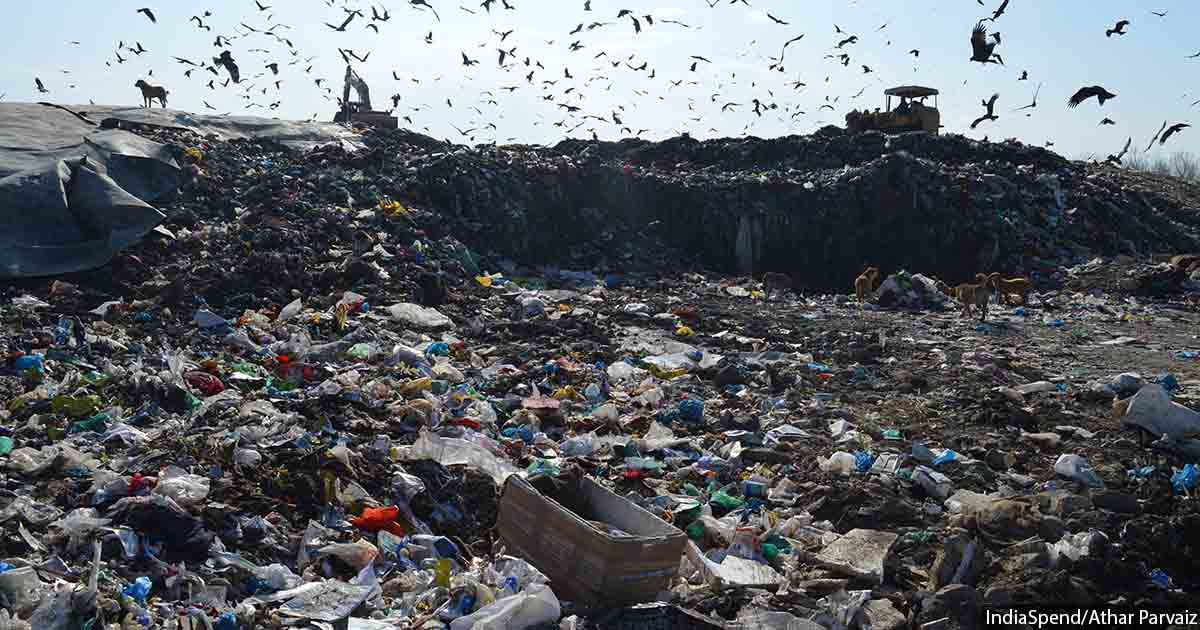25 Indian States Ban Plastic Bags. Yet, 600 Truckloads Of Plastic