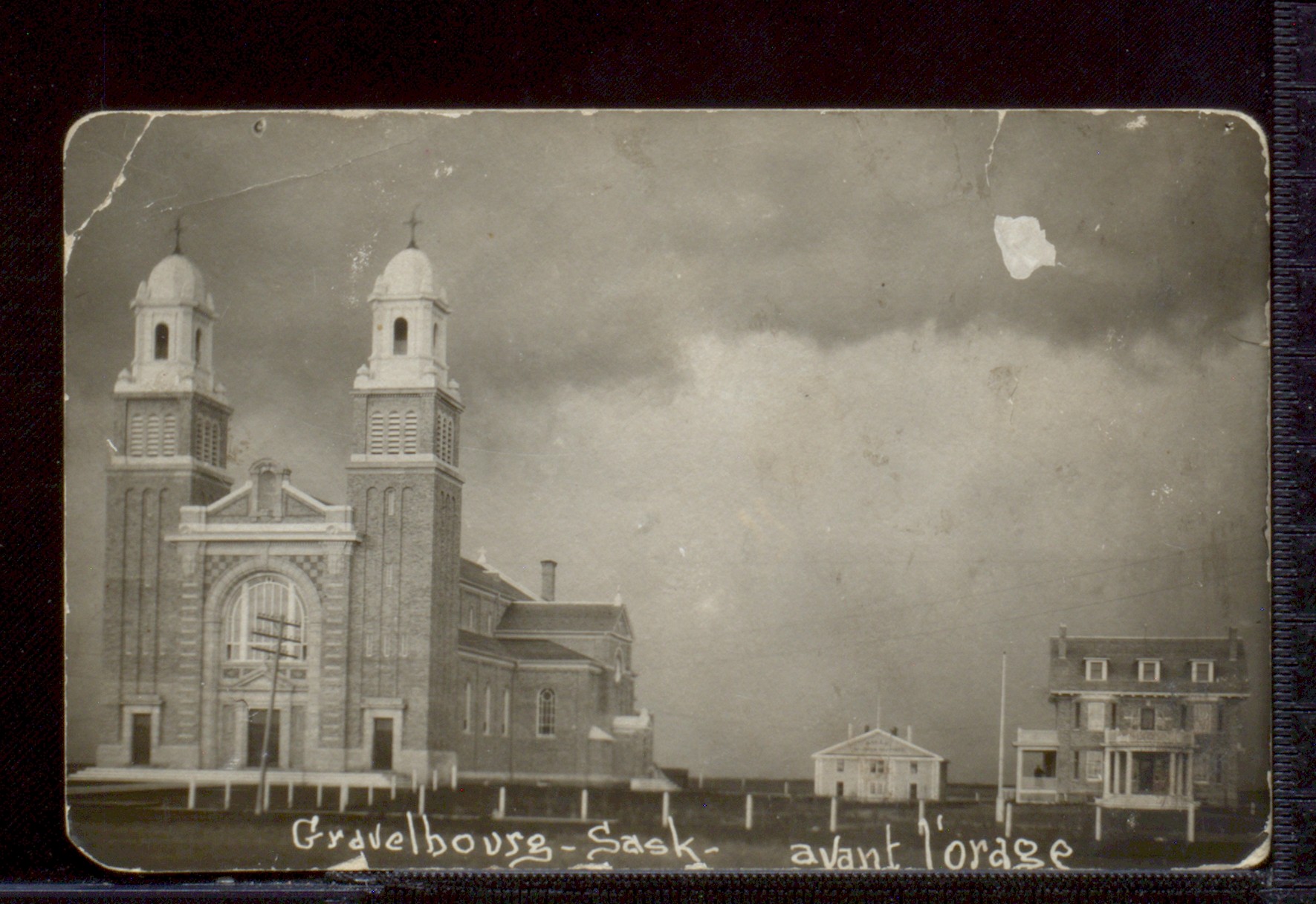 Gravelbourg, Sask., avant l'orage Free Download, Borrow, and