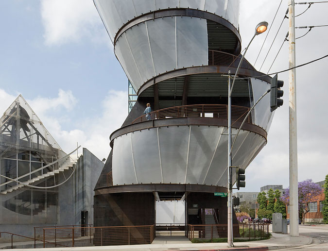 Moss' New Samitaur Tower Looms Over Culver City