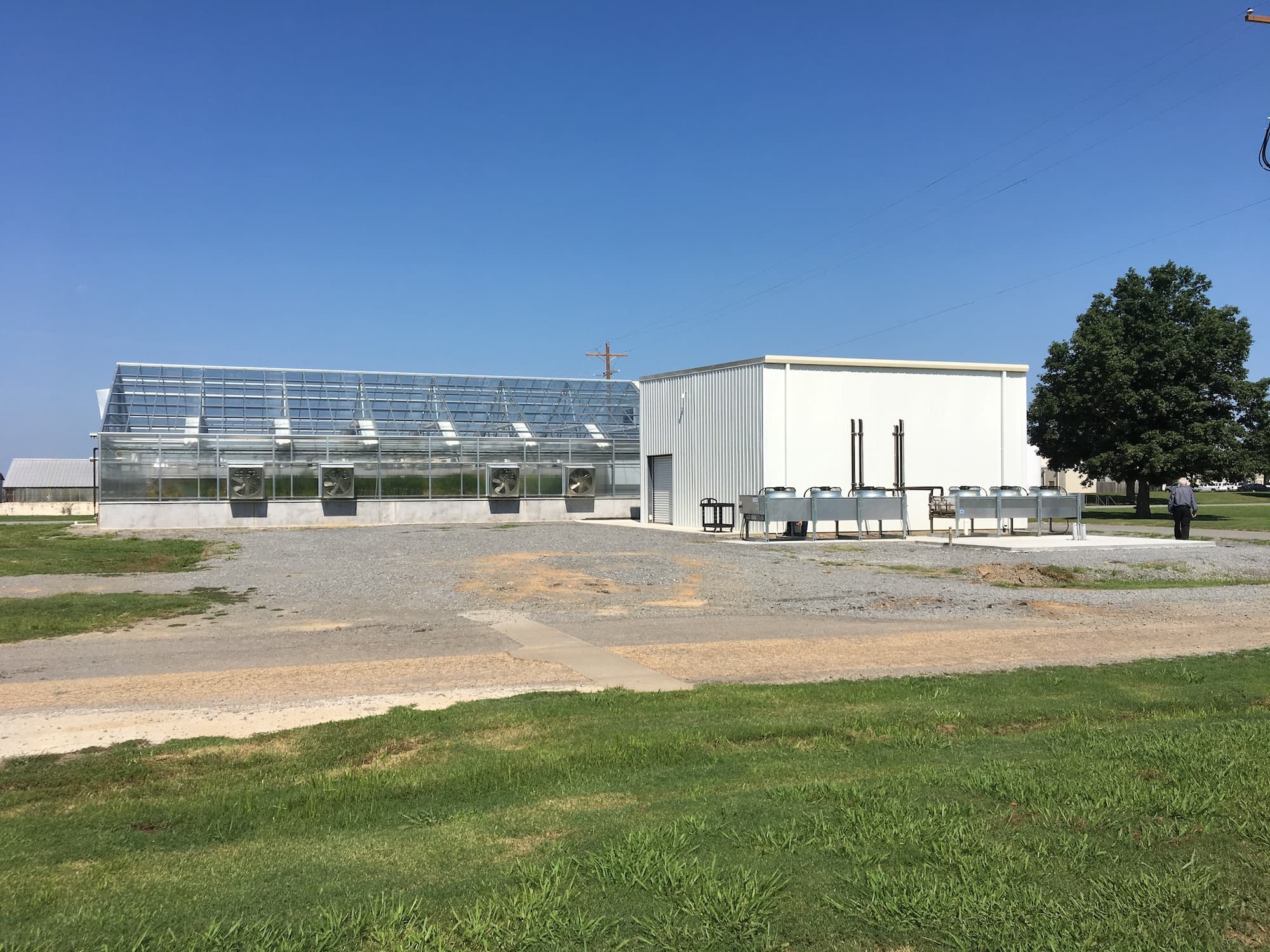 Research Greenhouse/Head House and Growth Chamber University of