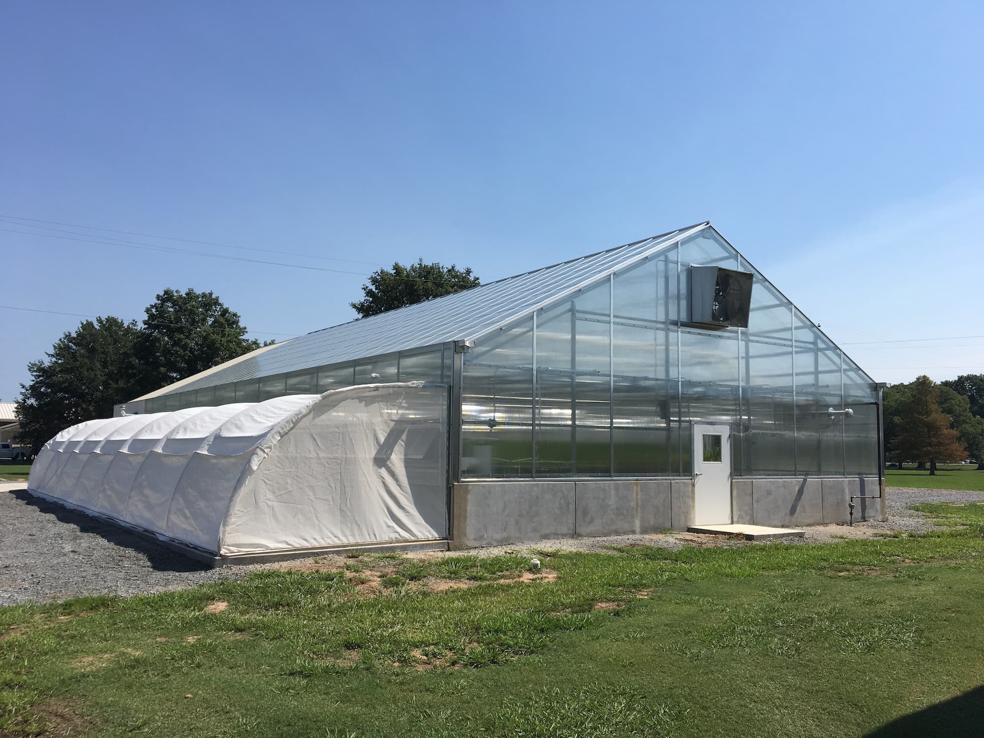 Research Greenhouse/Head House and Growth Chamber University of