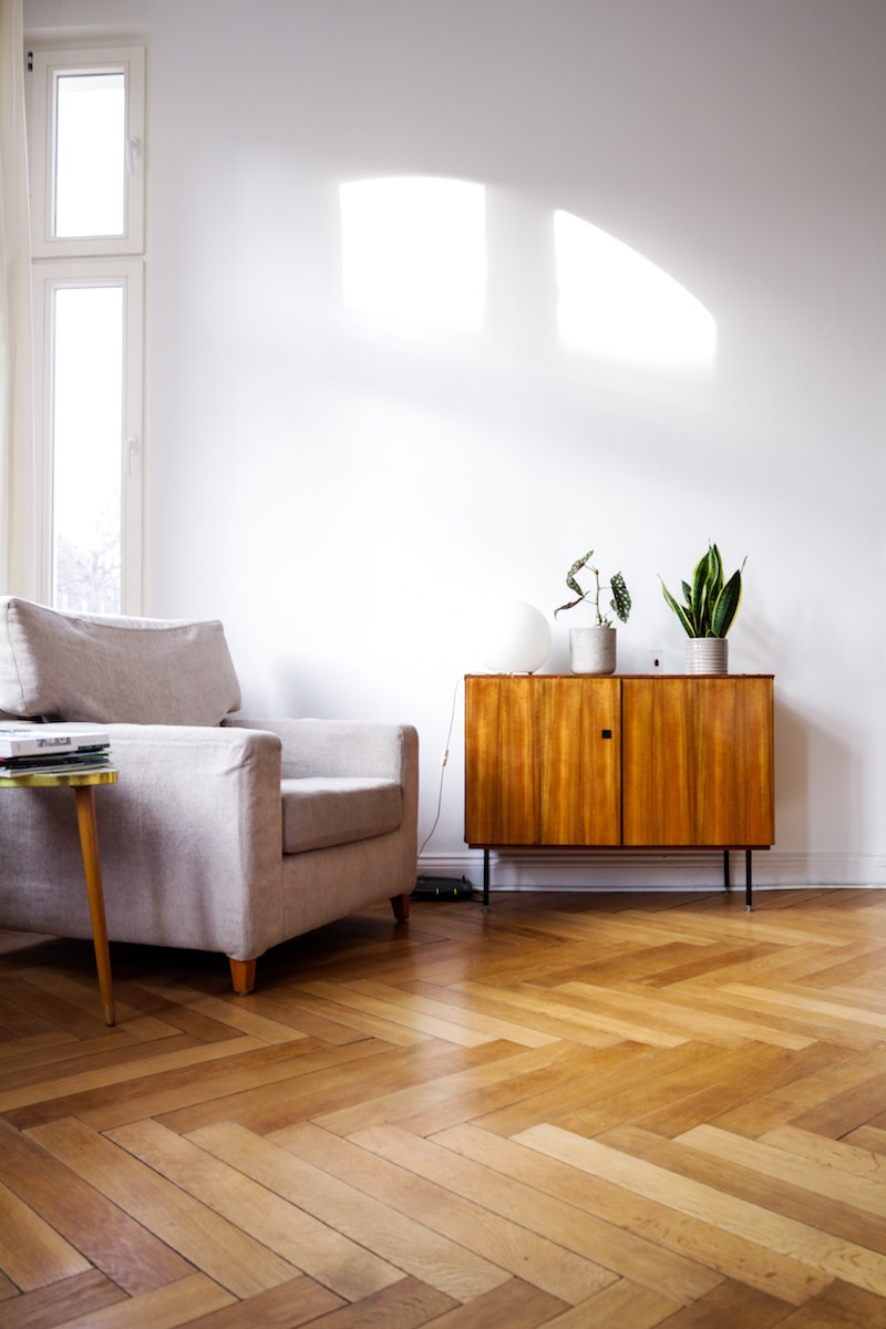 4 Effective Ways to Brighten a Room