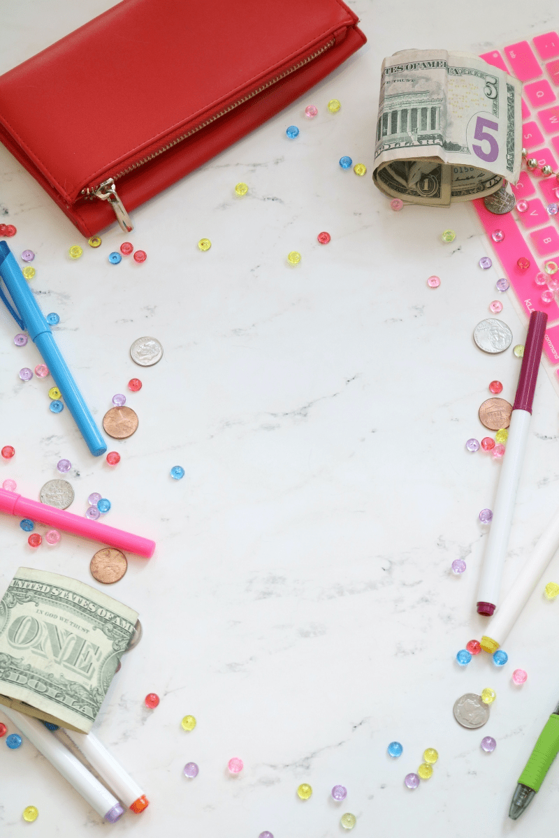 5 Common Things you Should NOT Carry in Your Wallet (they are bad luck!)