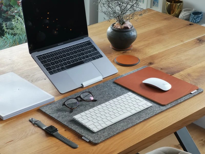 How To Clean A Mouse Pad Properly In 5 Easy Steps