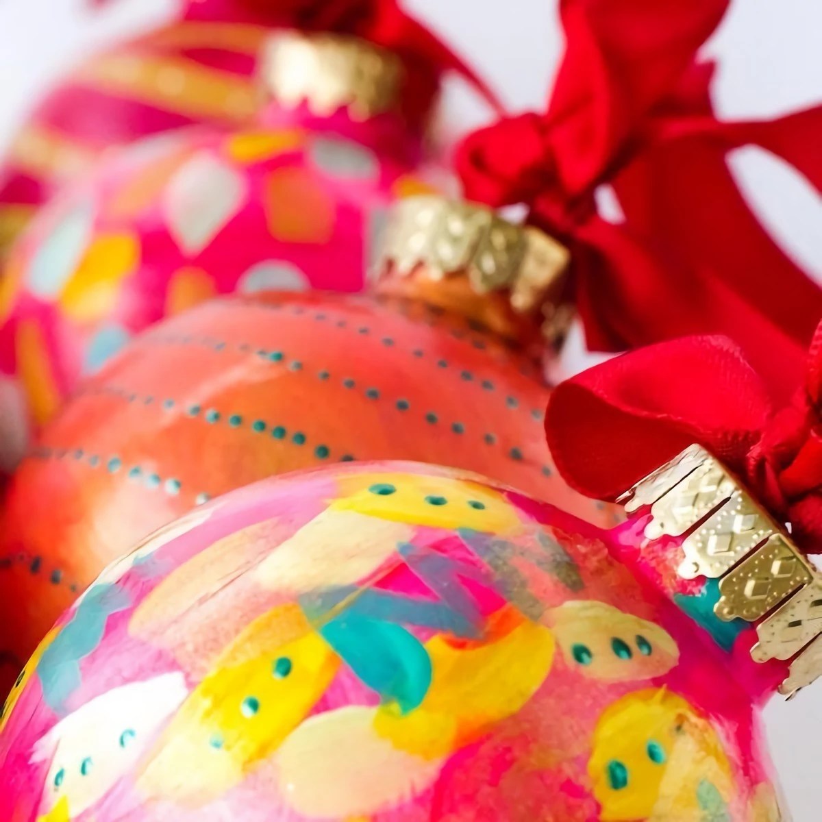 How To Clean Christmas Ornaments Everything You Need To Know