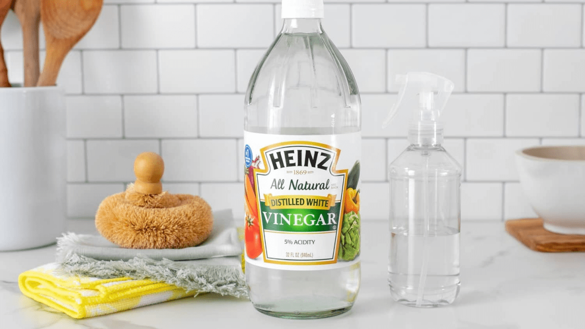 9 Super Clever Reasons To Add Vinegar To Your Laundry