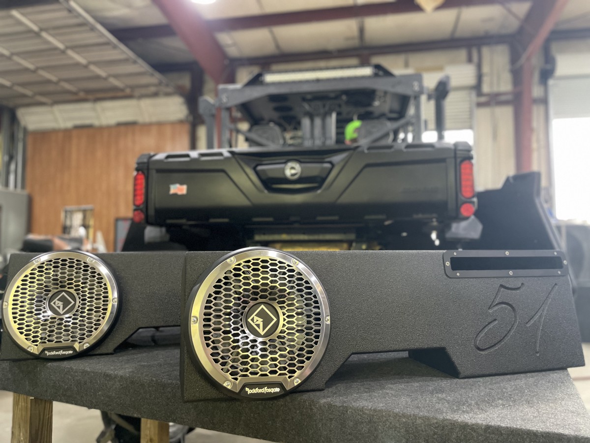 A51C CanAm Defender UnderSeat 12″ Subwoofer Box