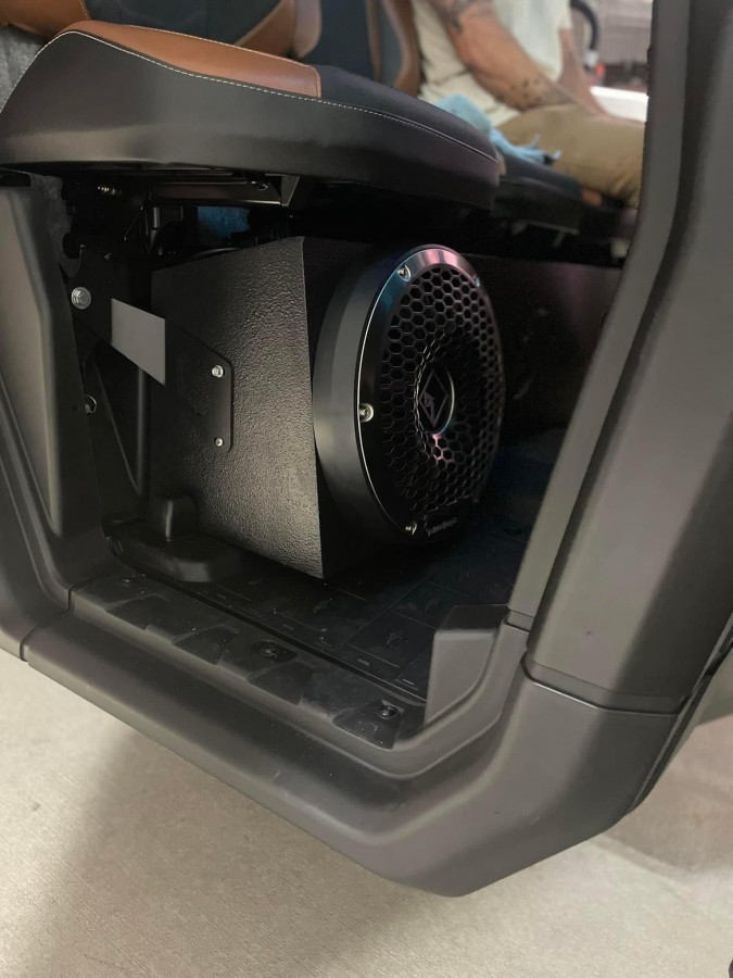 A51C CanAm Defender UnderSeat 12″ Subwoofer Box