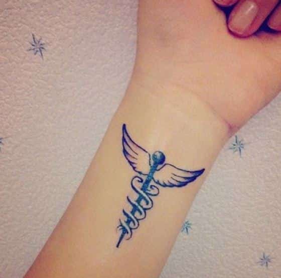 Tatuagem pet da medicina veterinária a tatuagem. Blog Tattoo2me 40 ideias brilhantes de tatuagens inspiradas em profissões