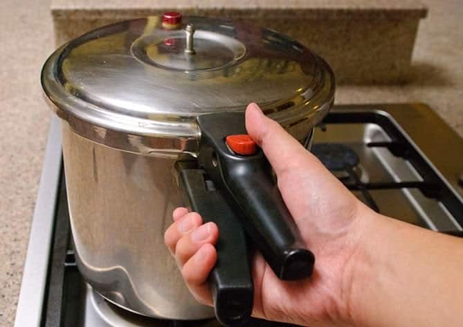 Como fazer doce de leite de leite condensado na panela de pressão