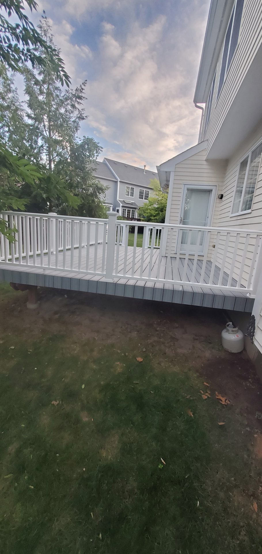Custom Deck Design and Construction Area Renovation Deck Contractor